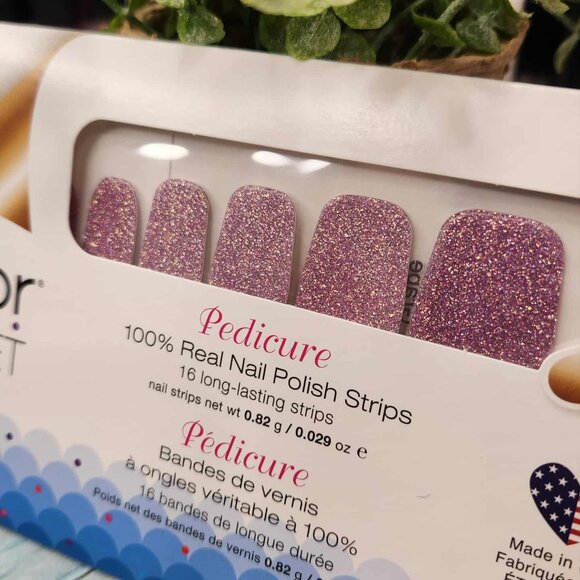 Retired Color Street- Pedicure - Picture 1 of 5